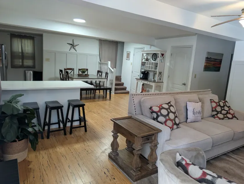 Perfect home for families, groups, and gatherings - Image 1