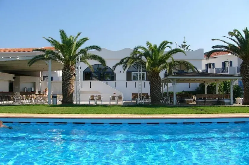 Saint Nicholas Hotel Samos - Image 1