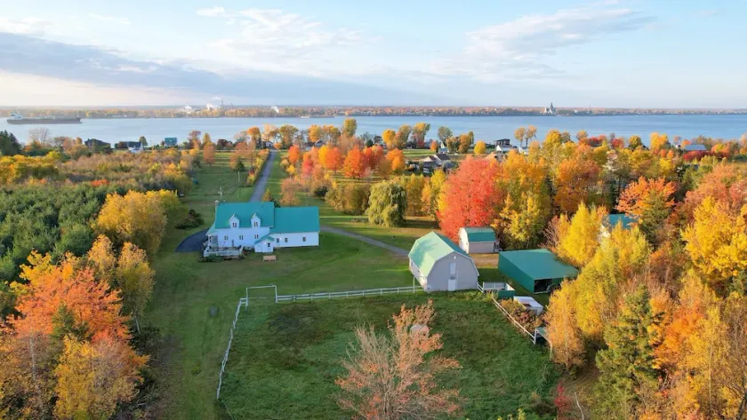Magnificent Ranch-style estate with Spa, game room. 10min from Trois-Rivieres - Image 1