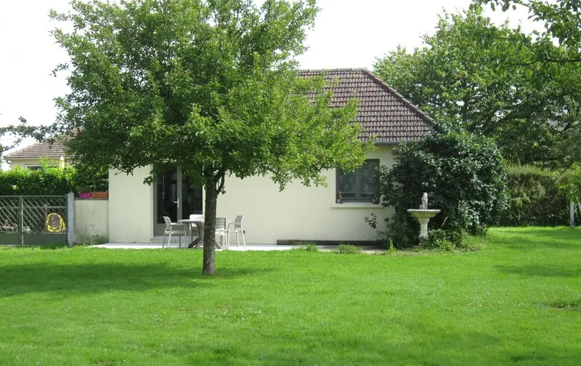 Between sea and countryside - Image 1