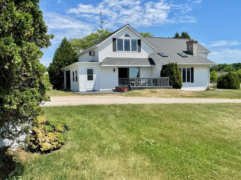 Country Homestead next to the City, with Perfect Location for Road America HPDE - Image 1