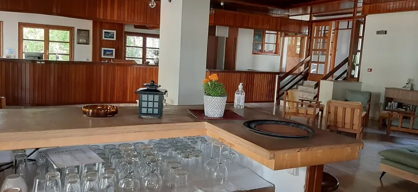 ELEATERRA HOTEL - Image 1