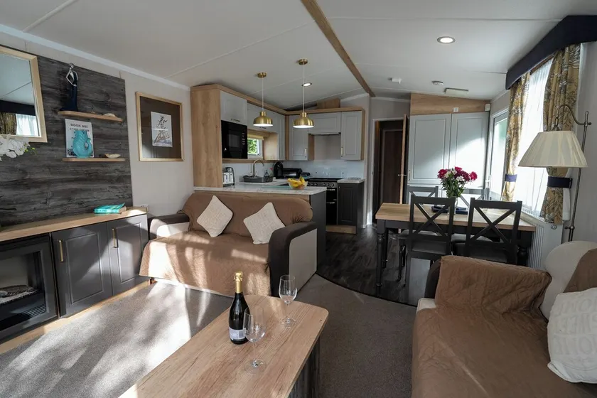 Newquay Blue Water Lodge - Image 1