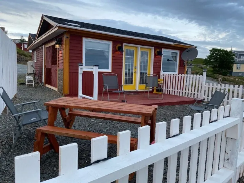Adorable 2-bedroom guesthouse with an amazing view - Image 1