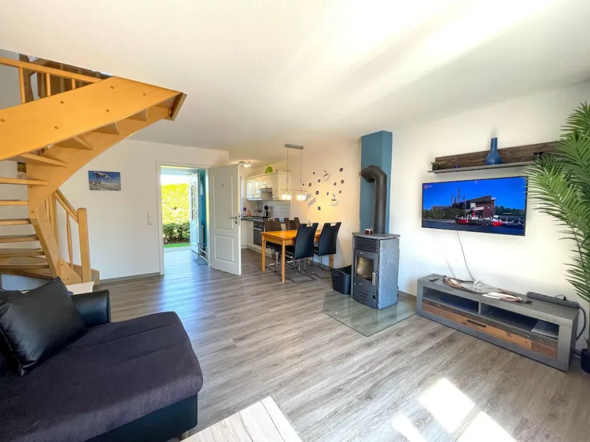 Vacation semi-detached house \"Schäferhund\" with the garden on the west beach in the Baltic seaside resort of Thiessow - Image 1