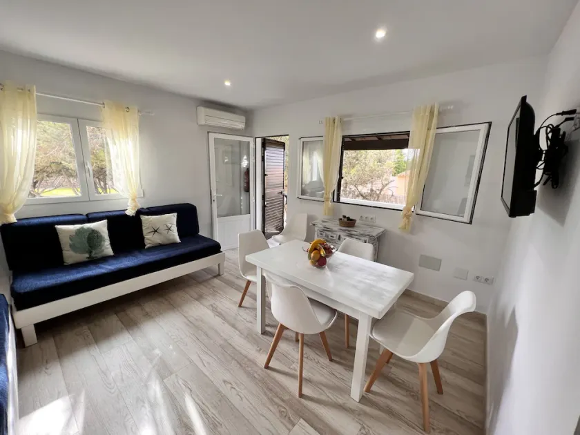 900 mt Es Pujols, fastastic two-room apartment \"ISMERA 2 \" very quiet! WI FI, smart TV - Image 1