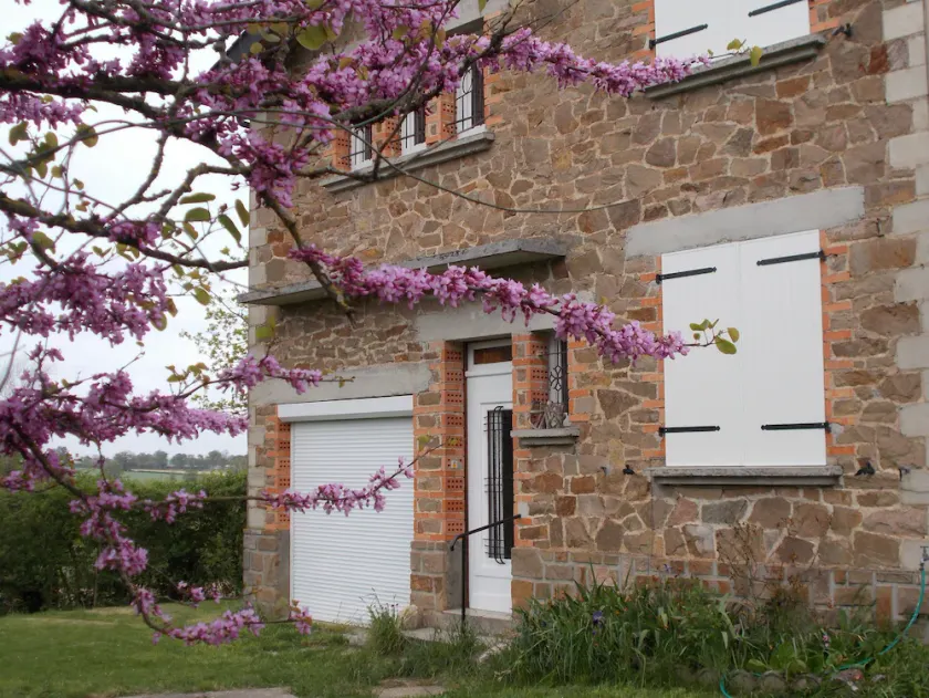 House in the country - Image 1