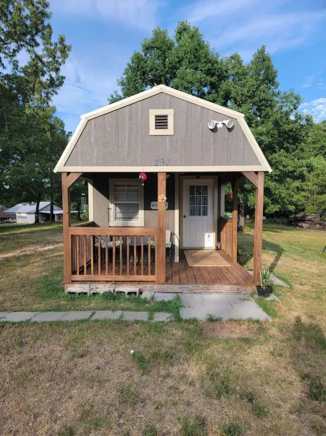 Cheerful Country Tiny Home! - Image 1