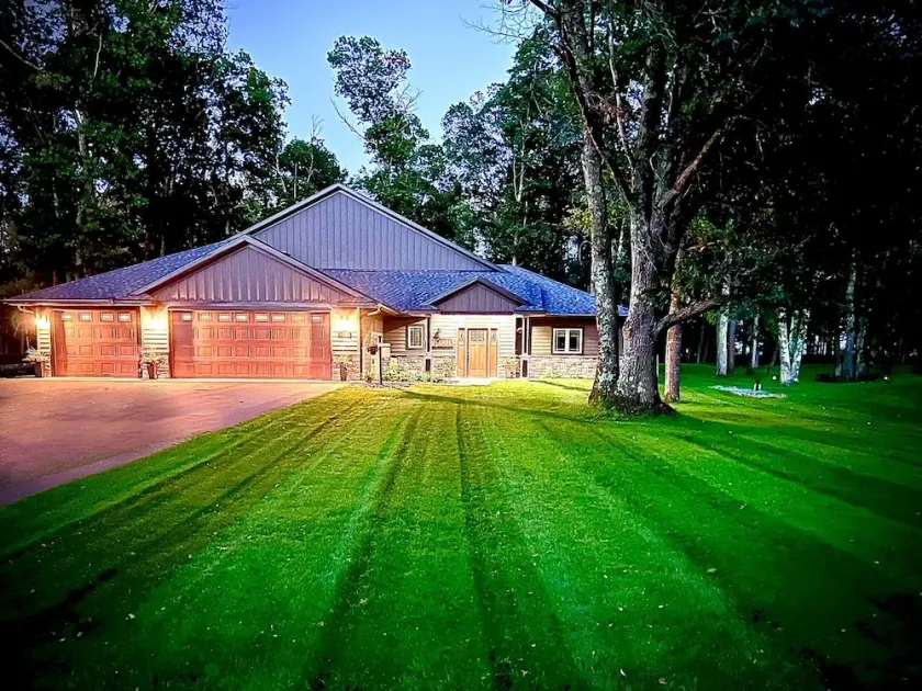 Private home getaway on MN National - Image 1