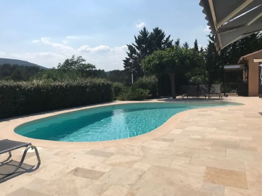 Beautifully renovated Provencal villa in a 4-star location. - Image 1