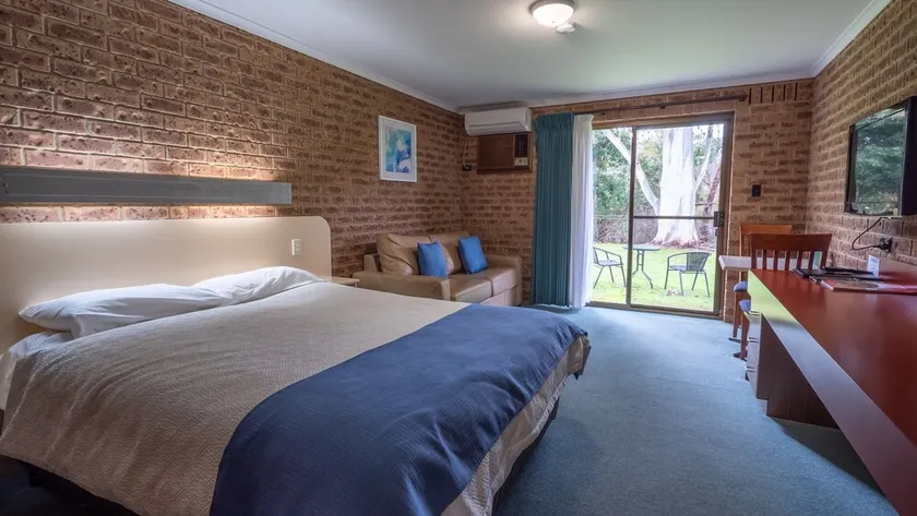 Eildon Parkview Motor Inn Room 6 - Image 1