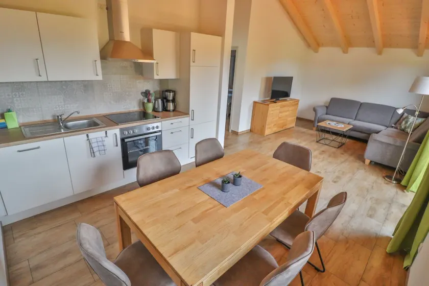 Bright apartment- 5 persons, 53sqm, 2 bedrooms, balcony with mountain view - Image 1