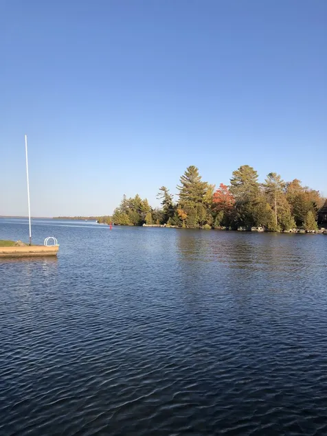 Bobcaygeon Waterfront-Walk to Town-King Beds - Image 1