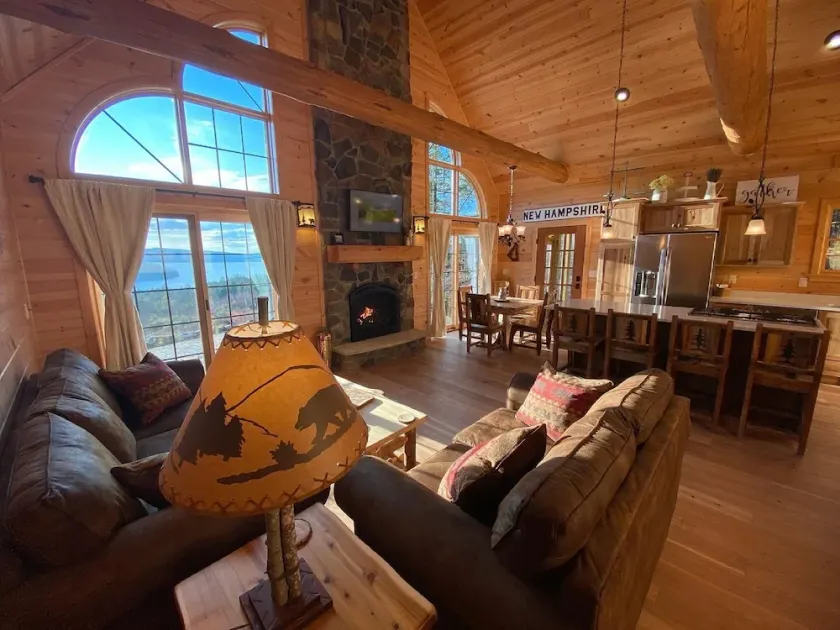 Luxurious Eagle Ridge Log Home Newfound Lake - Image 1