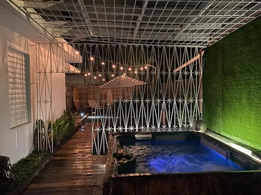 5 star location- 5 star house- 5 min to beach - Image 1