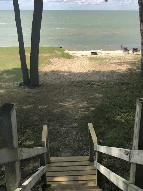 Lakeside Retreat - Image 1