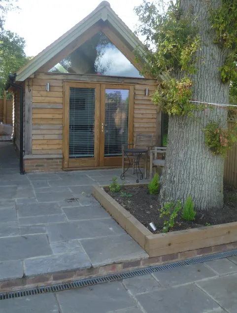 Self Contained Small Barn Unit in AONB - Image 1