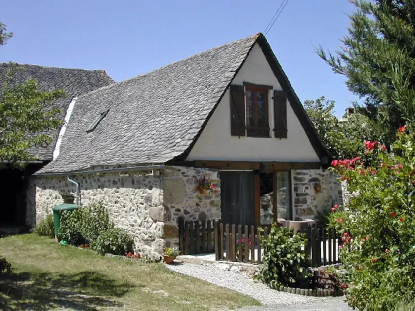 Character cottage with all the charm of the countryside - Image 1