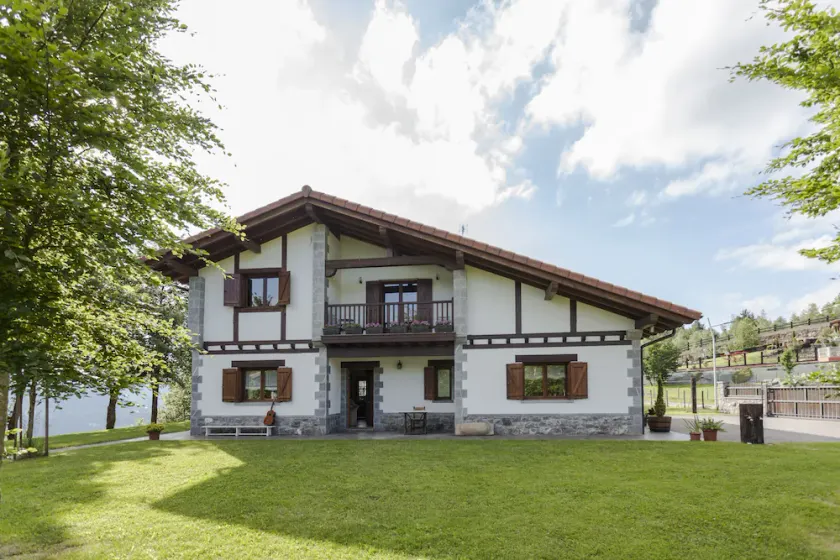Hus i Arratia-dalen. I nærheden af Bilbao, San Sebastian, Vitoria og Pamplona. - Image 1