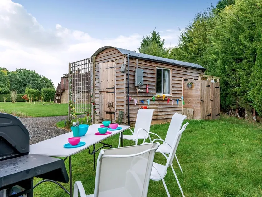 Shepherds Hut - Image 1