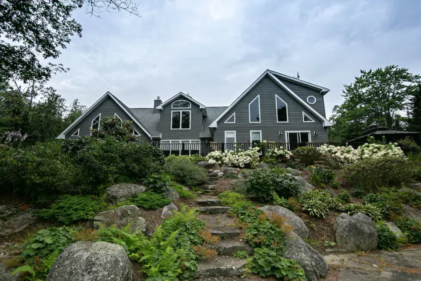 Enjoy a secluded shoreline home mid-way between the 2 parts of Acadia Natl Park! - Image 1