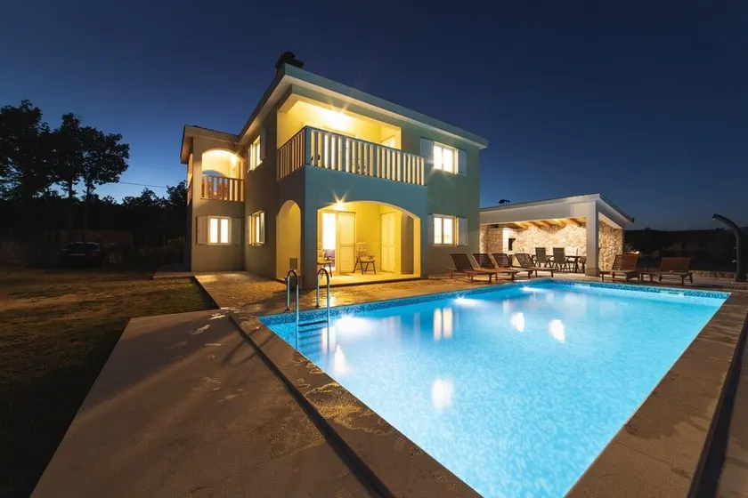 Villa Green and Blue - Image 1