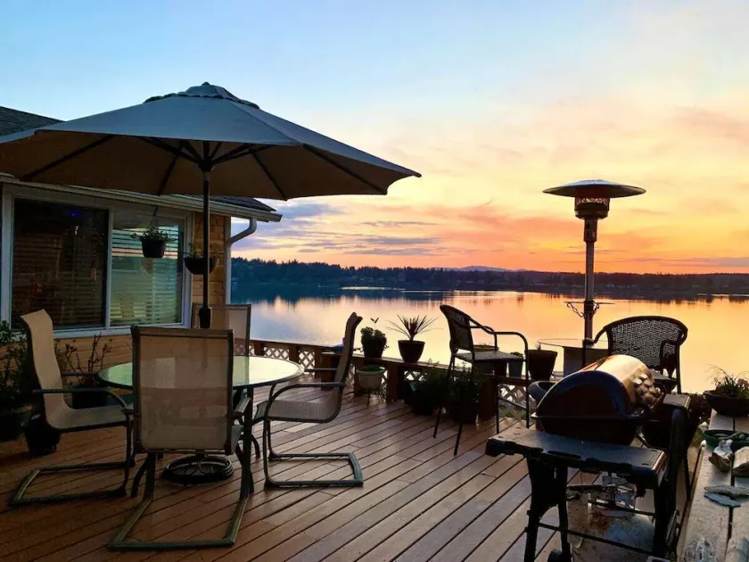 The Lighthouse RV-  Beautiful views- Boston Harbor I Olympia - Image 1