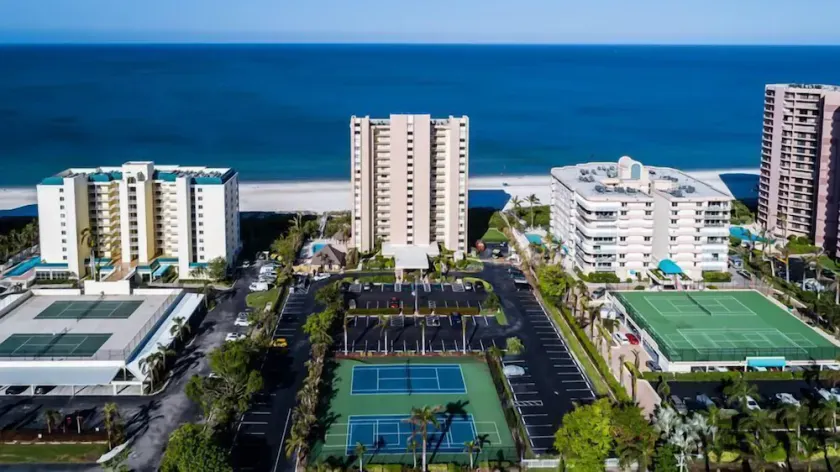 SWD1606 - Magnifique condo en bord de mer - Image 1