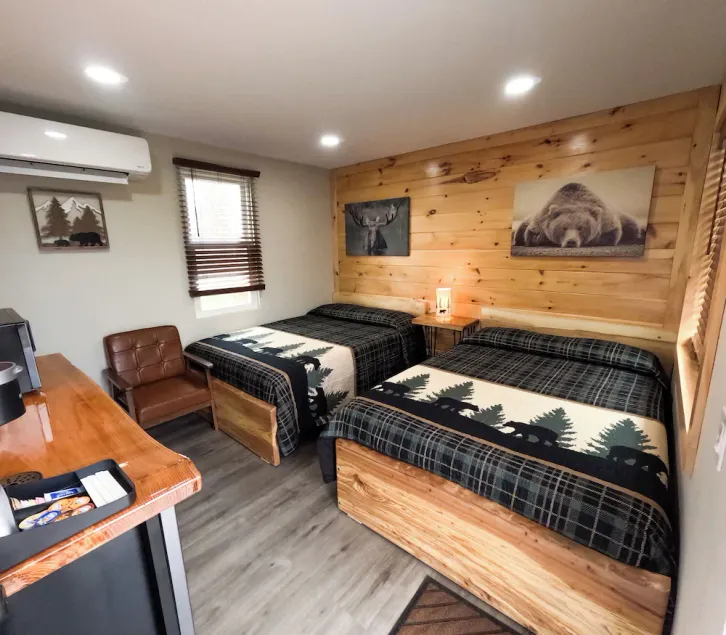Sleepy Bear Inn - Image 1