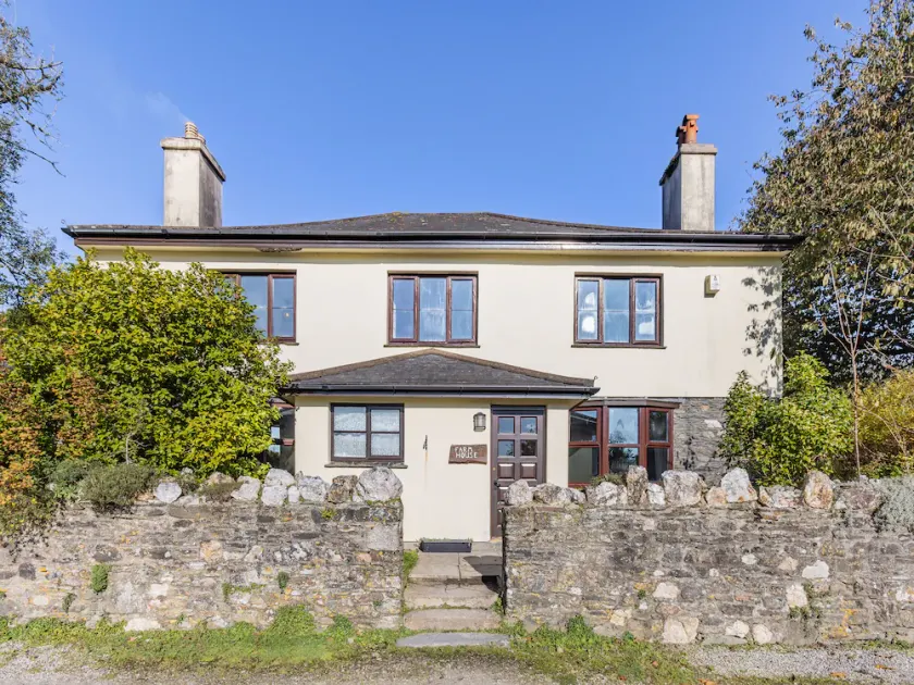 7 bedroom accommodation in Dunterton, near Tavistock - Image 1