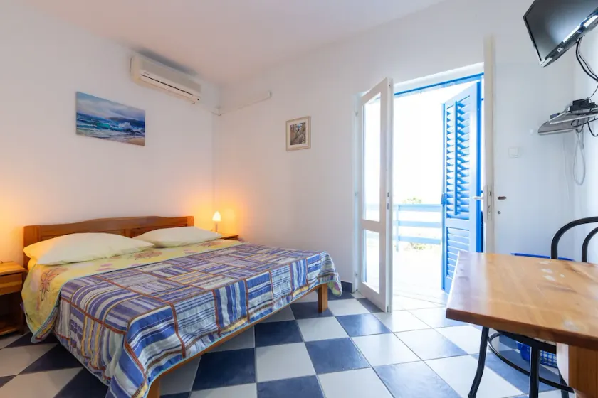 Apartamento-estudio con una terraza Sucuraj, Hvar (AS-6852-d) - Image 1