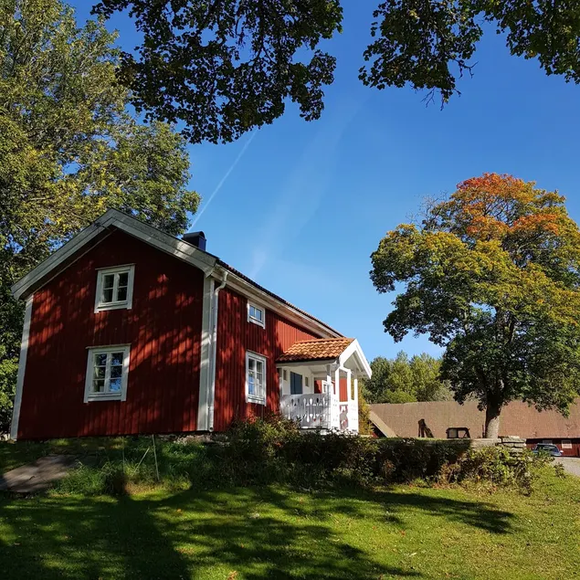 Landsby i det 19. århundrede i et levende landskab tæt på naturen. - Image 1