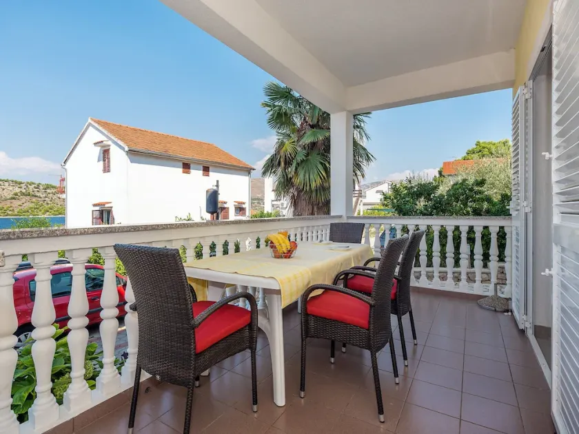 Apartments Gulin - One Bedroom Apartment with Terrace and Sea View - Image 1