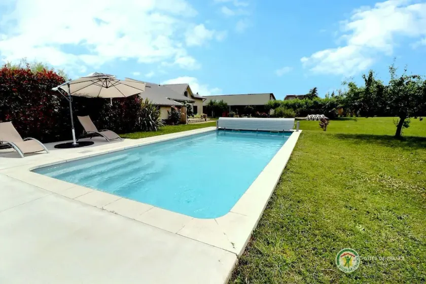 Spacious comfortable loft 'La Joie De Vivre' with 6 bedrooms and one pool - Image 1