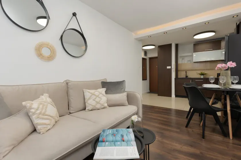 Stylish Apartment on Saska Kepa | Close to the Stadium | Pets. - Image 1