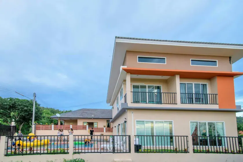 Platoo Pool Villa - Image 1
