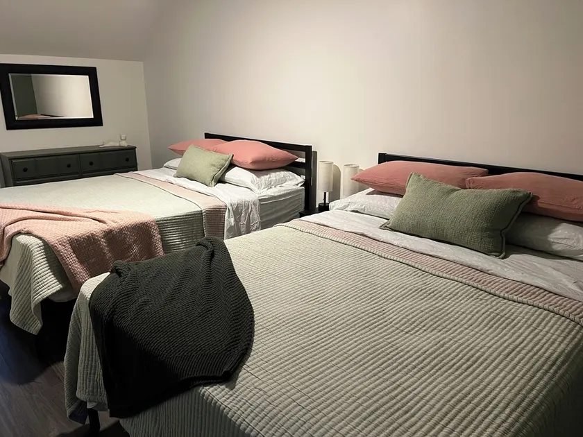 Cozy getaway, 15 minutes to Grand Bend Beach - Image 1