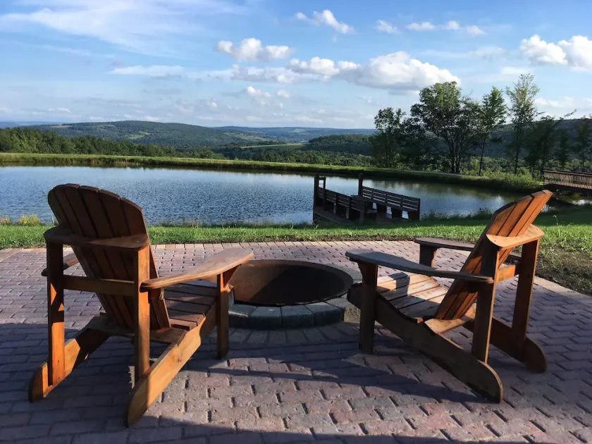 Rustic Log Cabin with Pond and Breathtaking View - Image 1