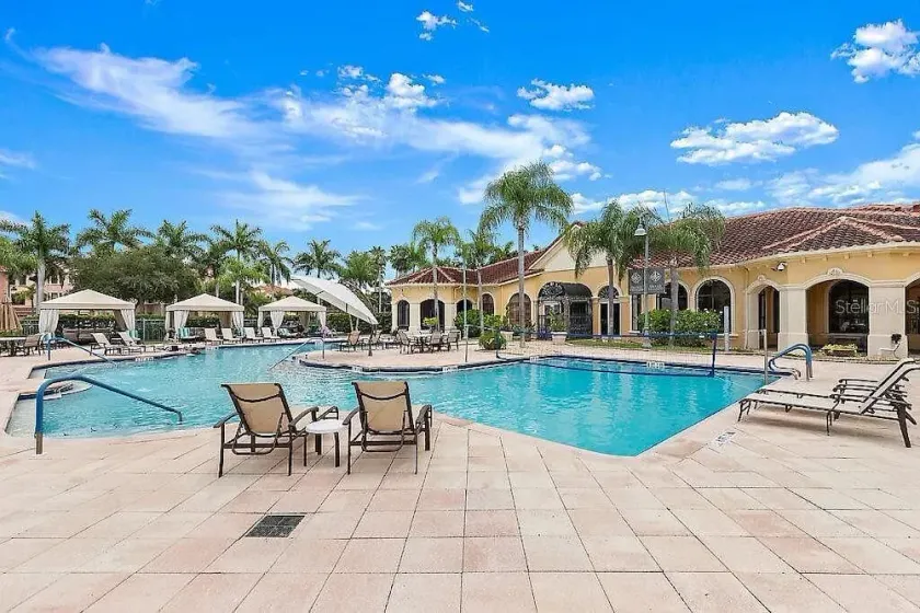 Luxury, Location & Convenience. w/2 King Beds. pet friendly, waterfront views - Image 1