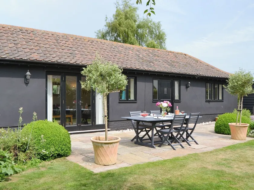 2 bedroom accommodation in Occold, near Eye - Image 1