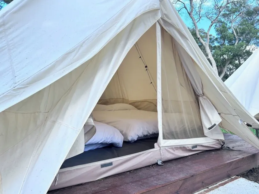 Touching camping - Image 1