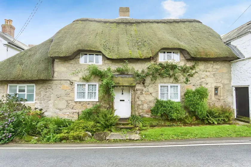 Ye Olde Cottage - Image 1