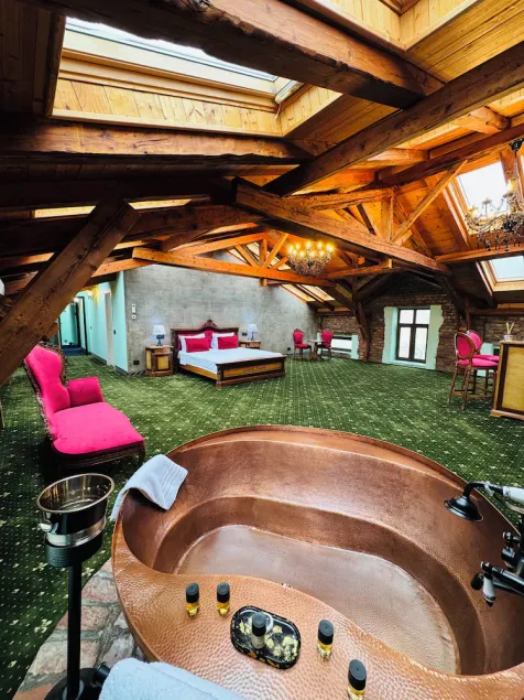 JMR Splendor - Private Sauna & Bathtub Suites - Image 1
