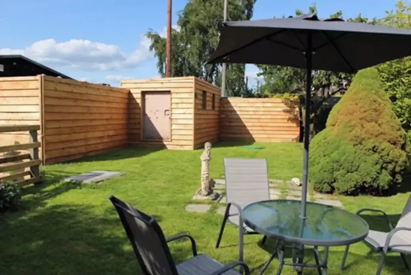 A quiet Modern Bungalow with magnificent views of the Wenlock Edge - Image 1