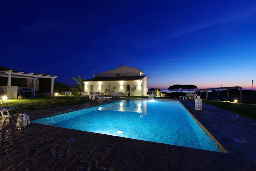 Luxury sea-view villa with private pool – 4 bedrooms, sleeps 8 - Image 1