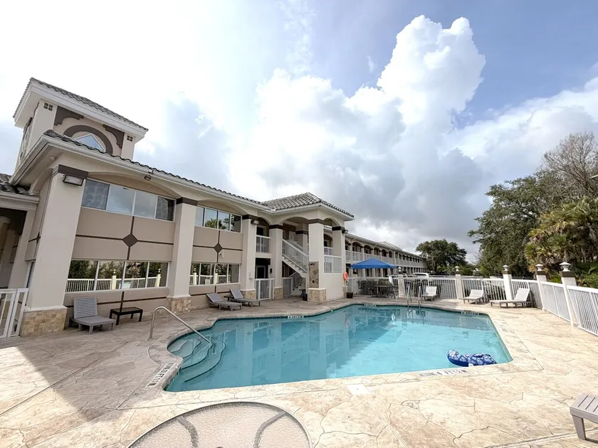 JC Inn - Image 1