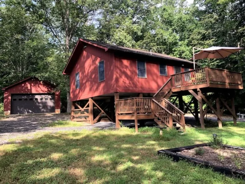 Cozy Lake Cabin Families Will Love + Vintage Games--Only 5 Min Walk to Lake - Image 1