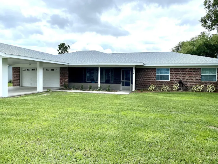 Spacious 3/2 on large canal to beautiful Crooked Lake, great for seasonal rental - Image 1