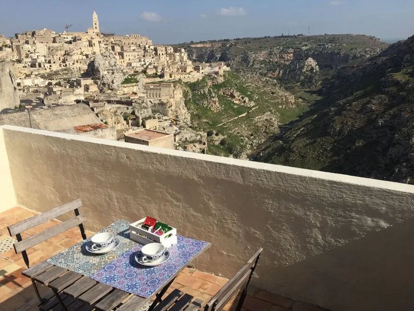 RupeSuiSassi is a typical house of the Sassi of Matera with a splendid view. - Image 1