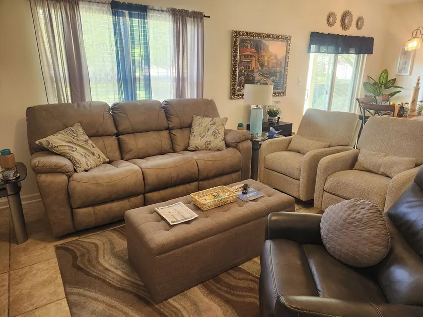 Amazing location!  1mile away from the Beach! Spacious Condo in Gulf Shores😎 - Image 1